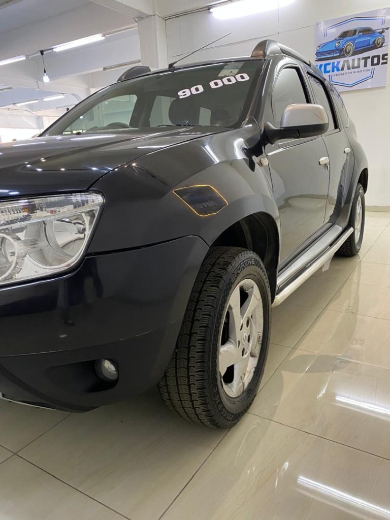 2014 Renault Duster (Black)