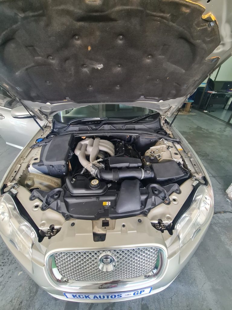 2010 Jaguar XF V6