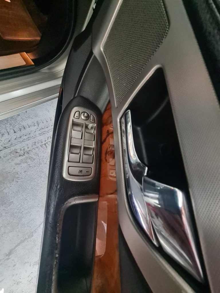 2010 Jaguar XF V6