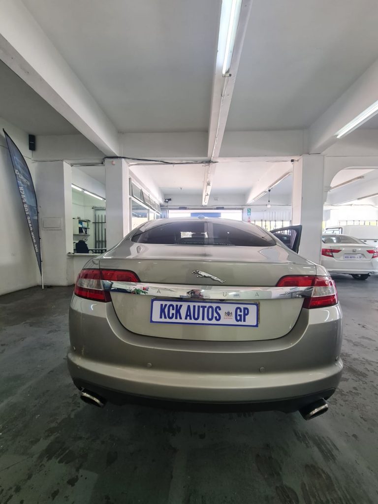 2010 Jaguar XF V6