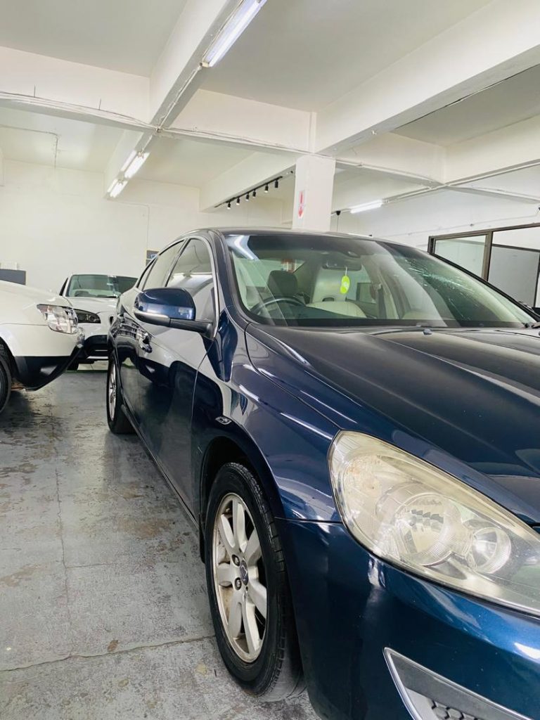 2011 Volvo S60 T3 2.0L Manual