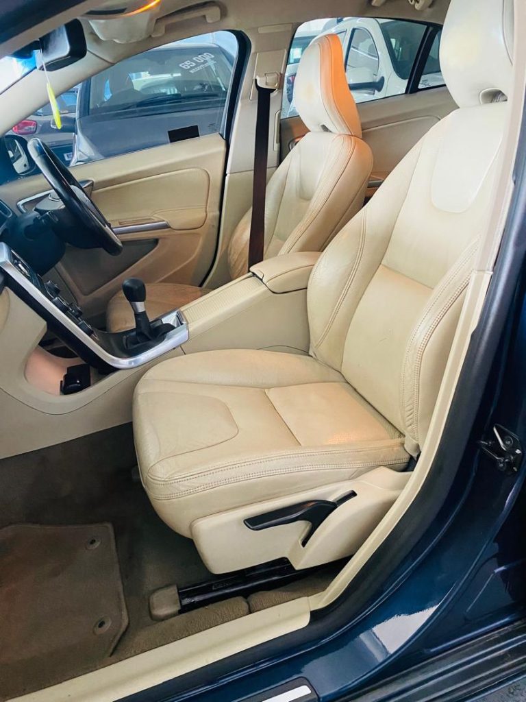 2011 Volvo S60 T3 2.0L Manual