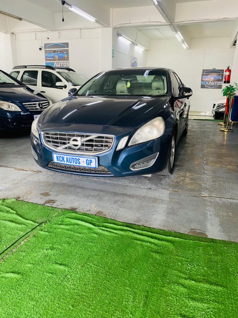 2011 Volvo S60 T3 2.0L Manual