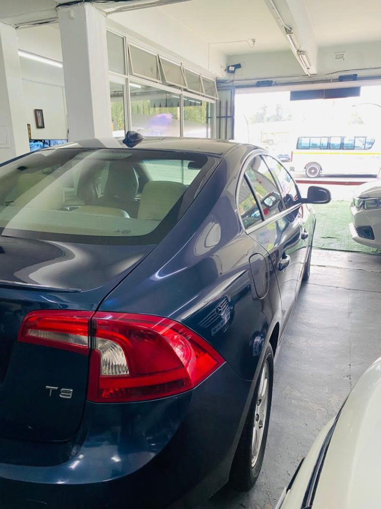 2011 Volvo S60 T3 2.0L Manual