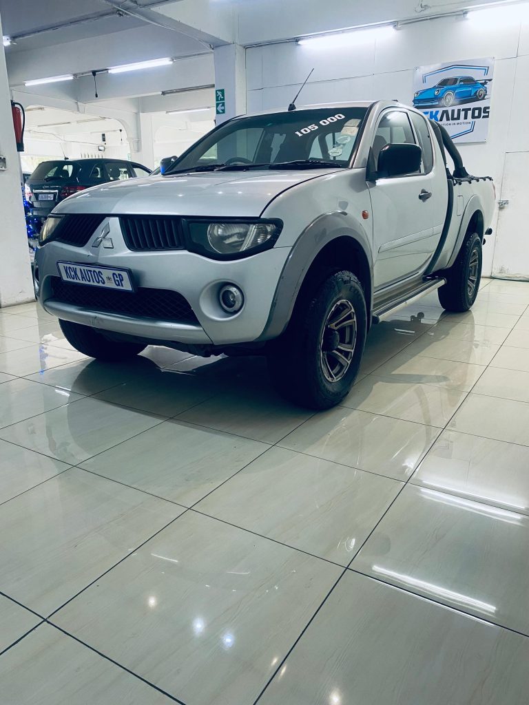 2009 Mitsubishi Club Cab 4x4 3.2 Di