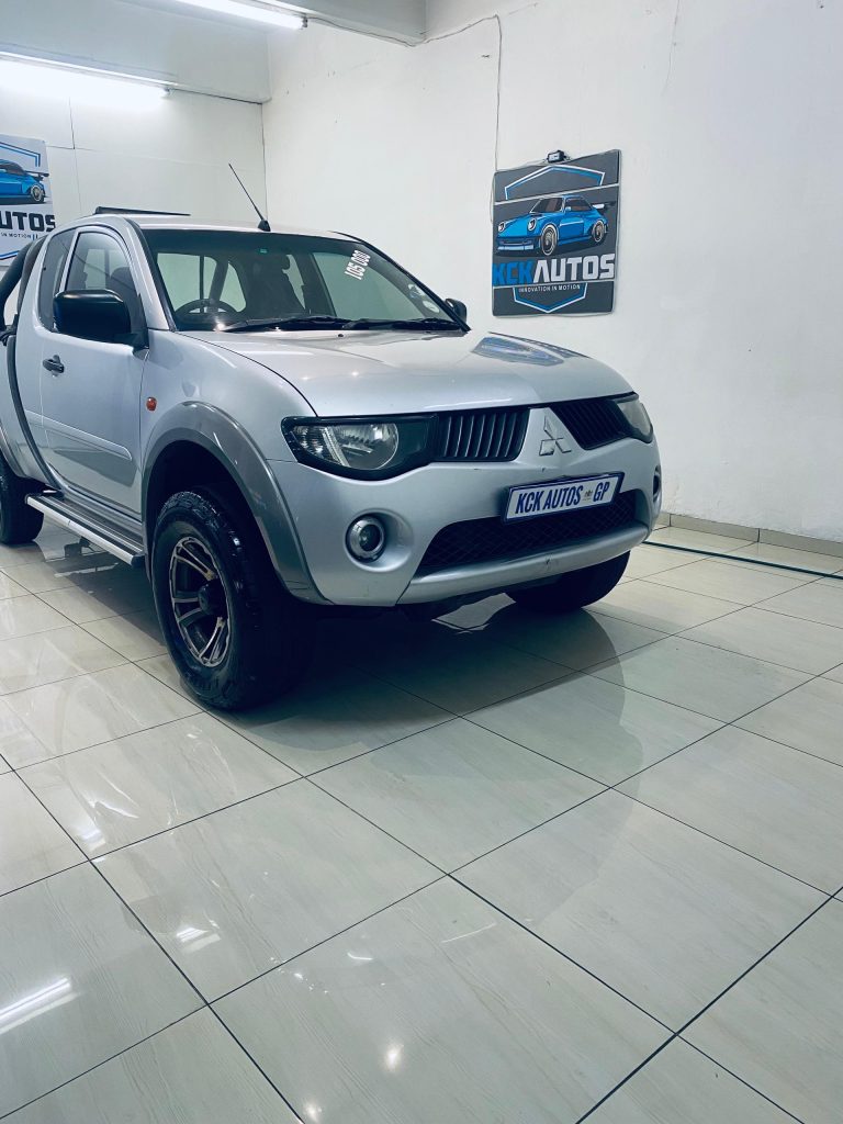 2009 Mitsubishi Club Cab 4x4 3.2 Di