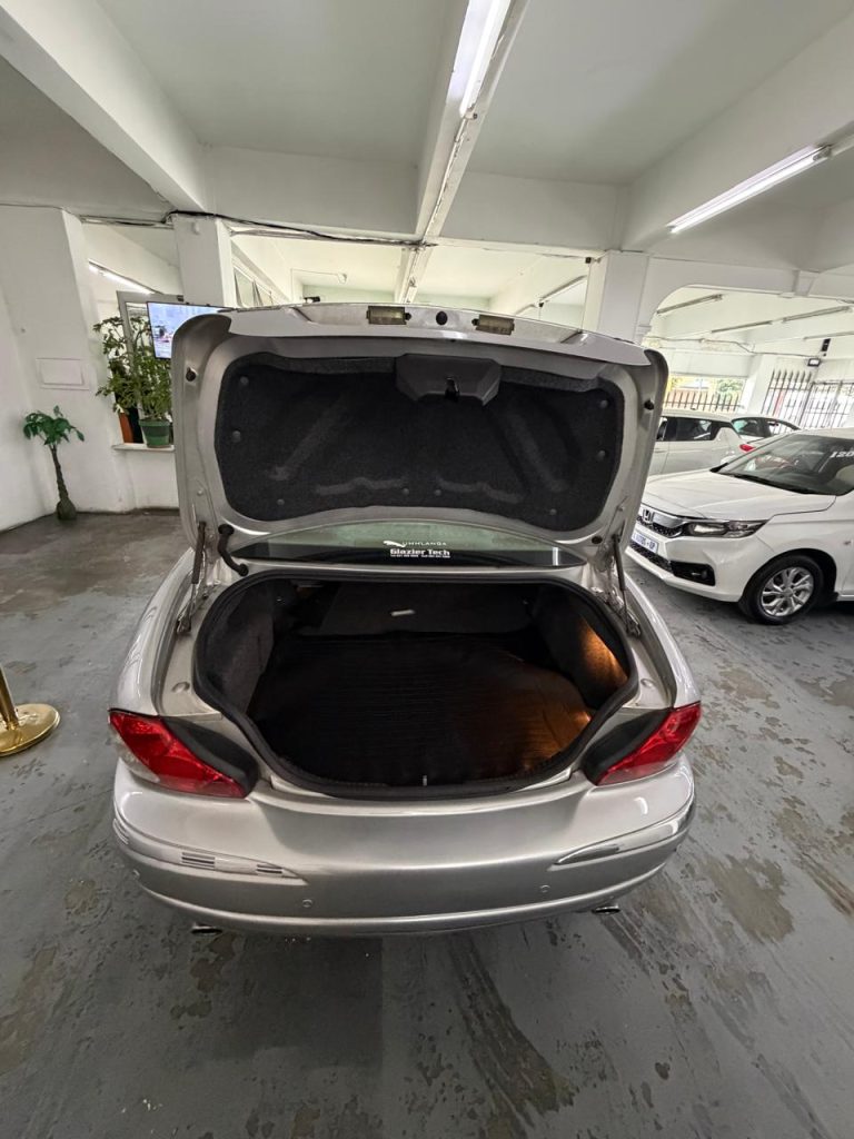 2005 Jaguar X-Type 3.0 V6