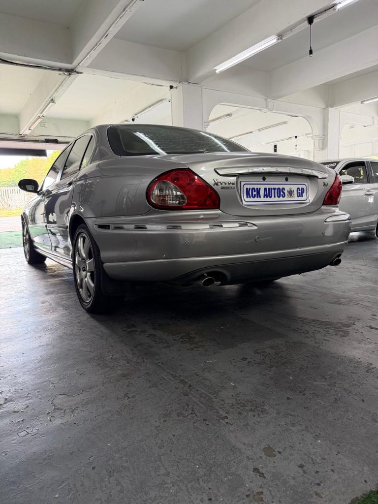 2005 Jaguar X-Type 3.0 V6
