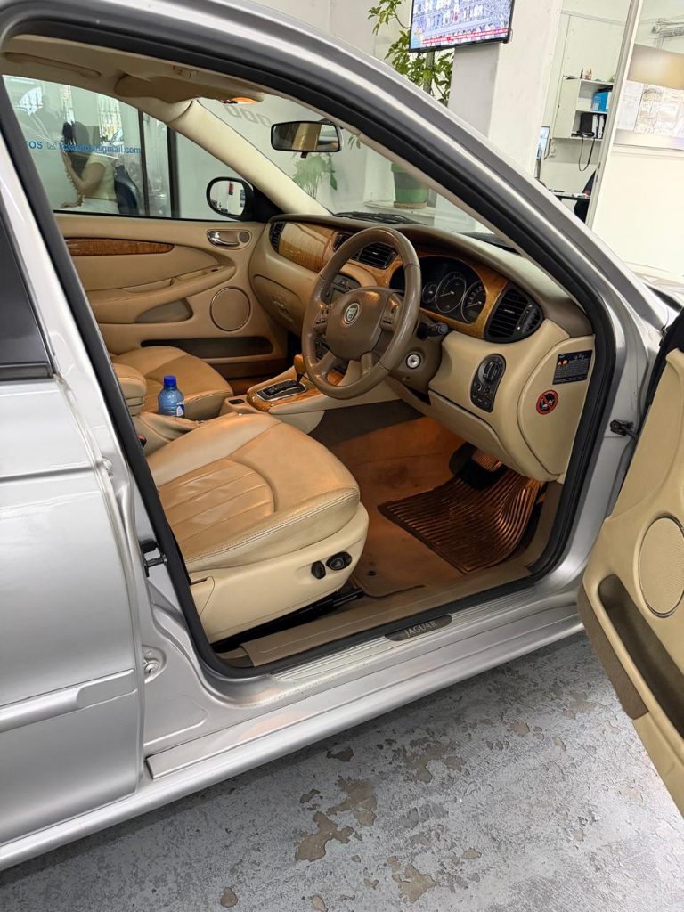 2005 Jaguar X-Type 3.0 V6