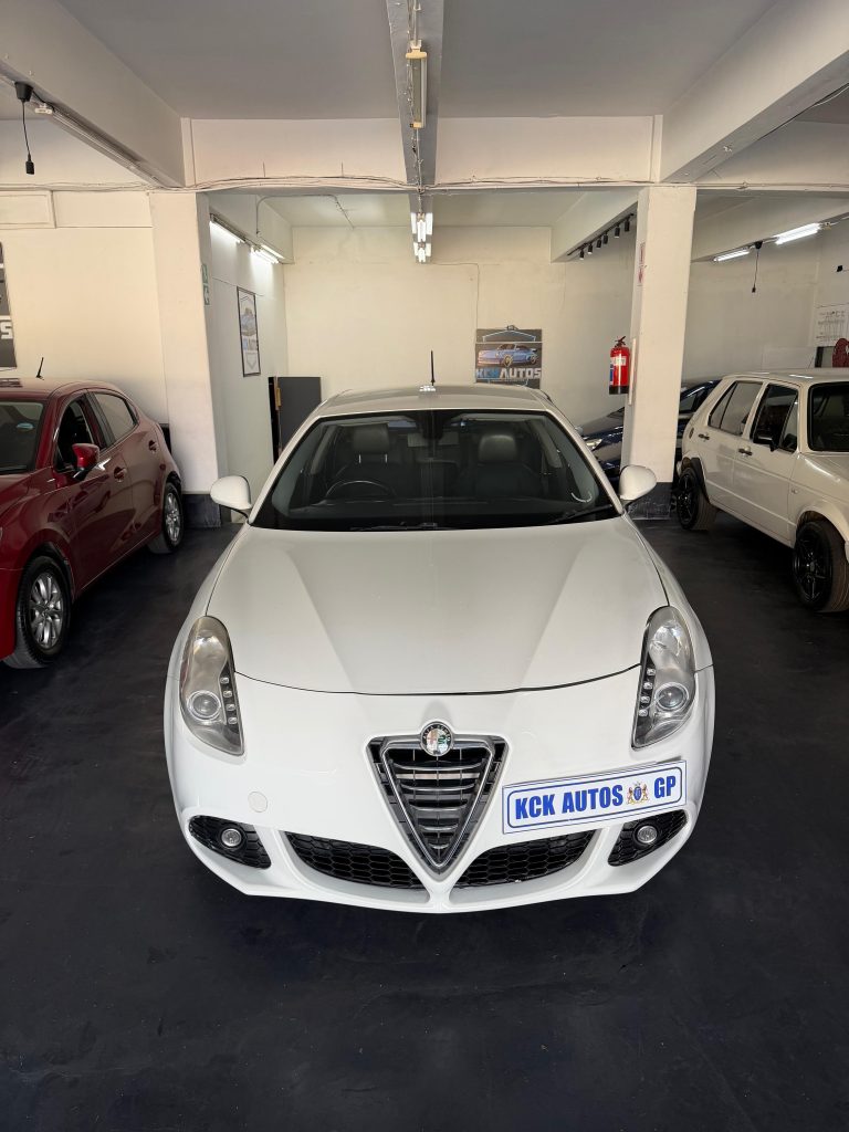 2012 Alfa Romeo Giulietta 1.4T Distinctive Manual