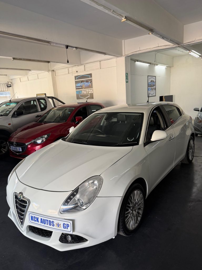 2012 Alfa Romeo Giulietta 1.4T Distinctive Manual