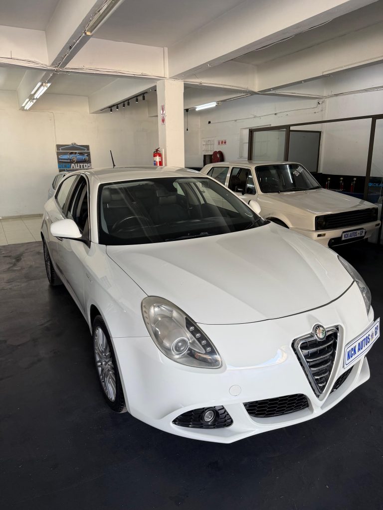 2012 Alfa Romeo Giulietta 1.4T Distinctive Manual